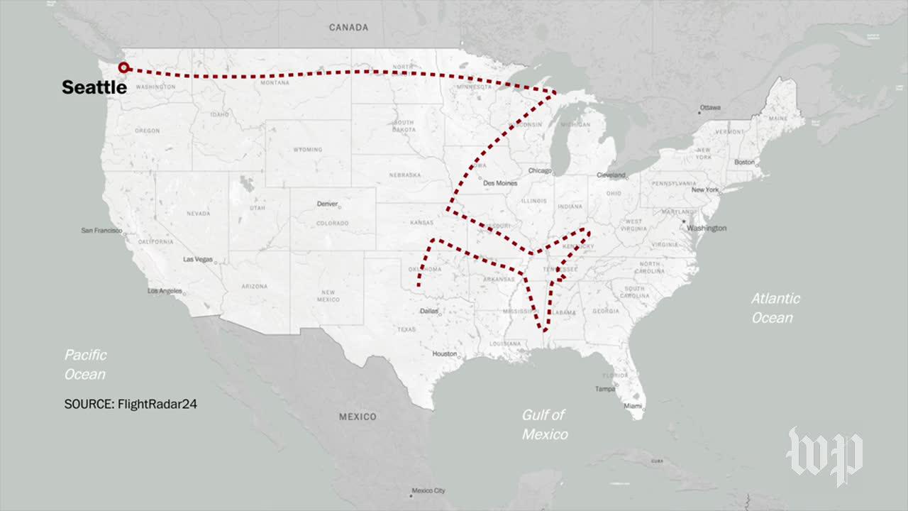 Watch A Boeing Dreamliner Draw A Giant Outline Of Itself